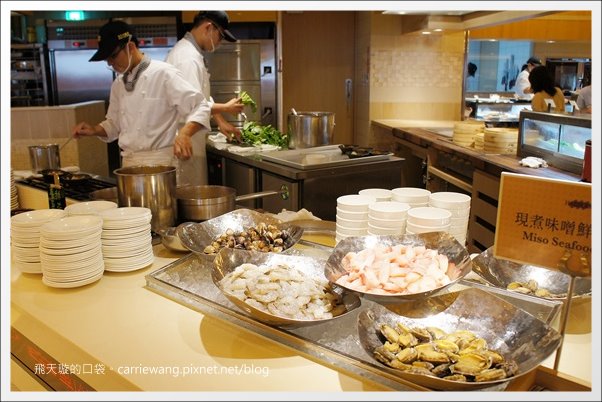 【台中百匯吃到飽】漢來海港自助餐廳@台中廣三SOGO百貨16樓。喜歡甜點和海鮮的可以去~ @飛天璇的口袋