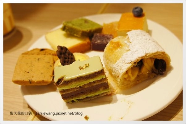 【台中百匯吃到飽】漢來海港自助餐廳@台中廣三SOGO百貨16樓。喜歡甜點和海鮮的可以去~ @飛天璇的口袋