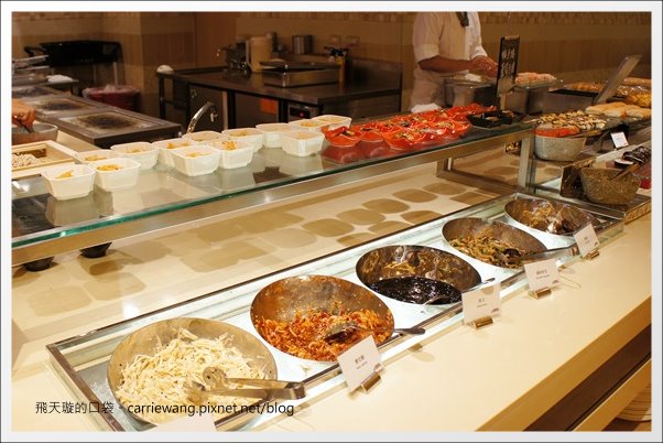 【台中百匯吃到飽】漢來海港自助餐廳@台中廣三SOGO百貨16樓。喜歡甜點和海鮮的可以去~ @飛天璇的口袋