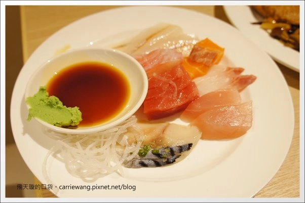 【台中百匯吃到飽】漢來海港自助餐廳@台中廣三SOGO百貨16樓。喜歡甜點和海鮮的可以去~ @飛天璇的口袋