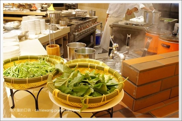 【台中百匯吃到飽】漢來海港自助餐廳@台中廣三SOGO百貨16樓。喜歡甜點和海鮮的可以去~ @飛天璇的口袋