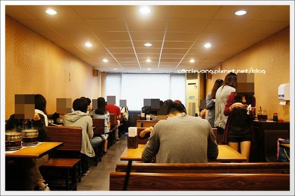 【台中一中商圈】偈亭泡菜鍋。價格便宜、料多爆滿,從學生時代吃到現在 @飛天璇的口袋