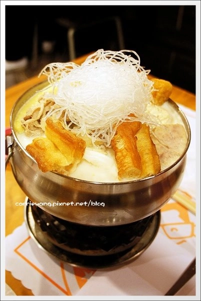 【台中一中商圈】偈亭泡菜鍋。價格便宜、料多爆滿,從學生時代吃到現在 @飛天璇的口袋