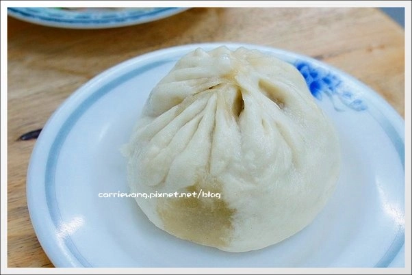 嘉園小上海點心總匯店:小湯包皮薄餡多又爆汁,搬了家還是一樣的好味道 @飛天璇的口袋
