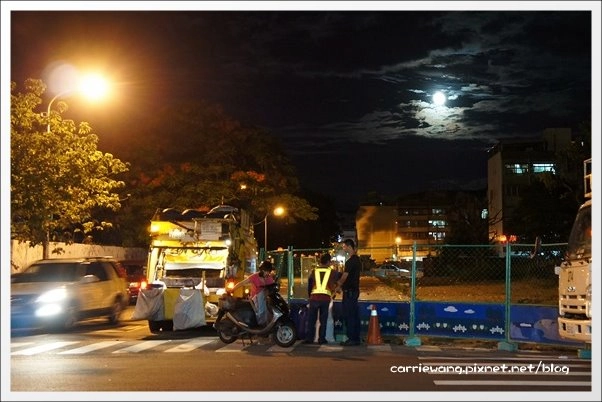 嘉園小上海點心總匯店:小湯包皮薄餡多又爆汁,搬了家還是一樣的好味道 @飛天璇的口袋