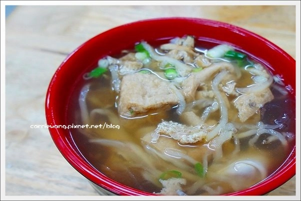 嘉園小上海點心總匯店:小湯包皮薄餡多又爆汁,搬了家還是一樣的好味道 @飛天璇的口袋