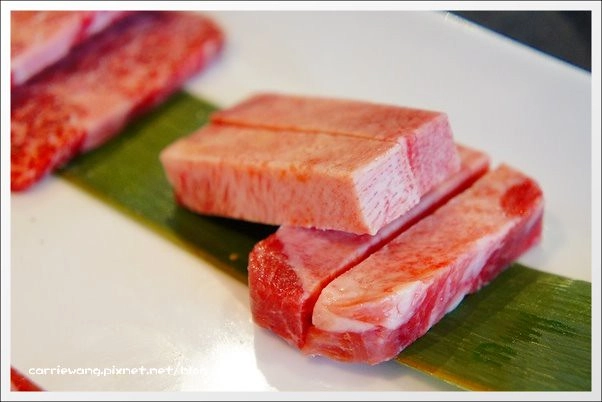 【台中燒肉推薦】牧島燒肉專門店。如同品嚐法式料理一般的幸福美食饗宴 @飛天璇的口袋