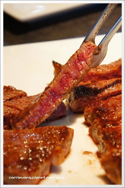 【台中燒肉推薦】牧島燒肉專門店。如同品嚐法式料理一般的幸福美食饗宴 @飛天璇的口袋