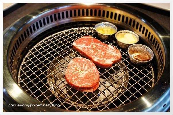 【台中燒肉推薦】牧島燒肉專門店。如同品嚐法式料理一般的幸福美食饗宴 @飛天璇的口袋