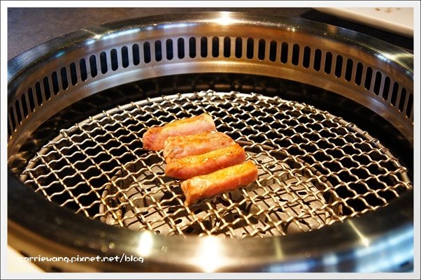 【台中燒肉推薦】牧島燒肉專門店。如同品嚐法式料理一般的幸福美食饗宴 @飛天璇的口袋