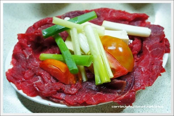 【台中中區】汕頭牛肉劉沙茶爐專家,電子街53年的老店,炭火煮火鍋的美味 @飛天璇的口袋