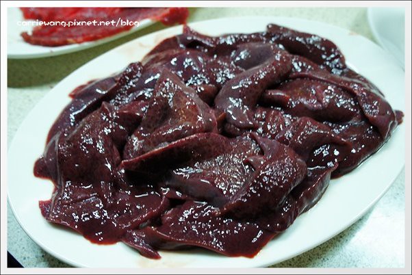 【台中中區】汕頭牛肉劉沙茶爐專家,電子街53年的老店,炭火煮火鍋的美味 @飛天璇的口袋