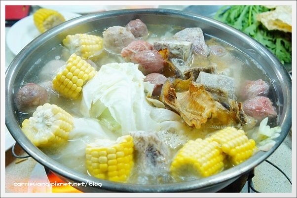 【台中中區】汕頭牛肉劉沙茶爐專家,電子街53年的老店,炭火煮火鍋的美味 @飛天璇的口袋