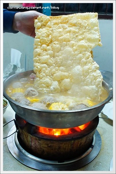 【台中中區】汕頭牛肉劉沙茶爐專家,電子街53年的老店,炭火煮火鍋的美味 @飛天璇的口袋