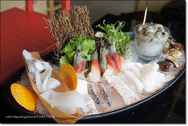 【台中火鍋推薦】大月觀石頭靚鍋。有美味的黃金稀飯哦(已歇業) @飛天璇的口袋