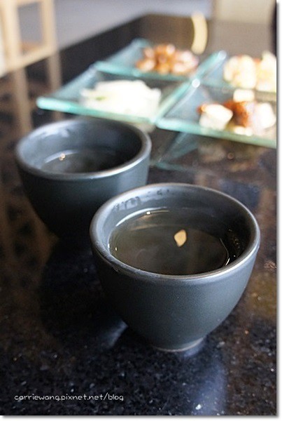 【台中火鍋推薦】大月觀石頭靚鍋。有美味的黃金稀飯哦(已歇業) @飛天璇的口袋