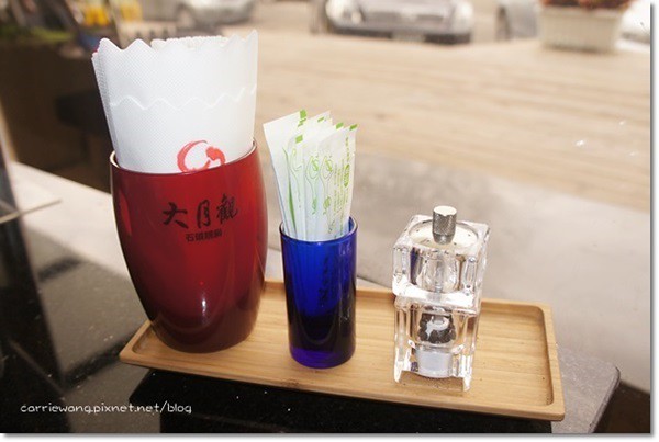 【台中火鍋推薦】大月觀石頭靚鍋。有美味的黃金稀飯哦(已歇業) @飛天璇的口袋