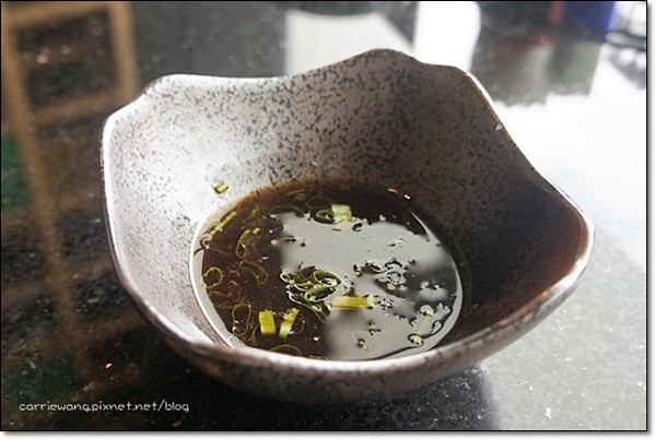 【台中火鍋推薦】大月觀石頭靚鍋。有美味的黃金稀飯哦(已歇業) @飛天璇的口袋