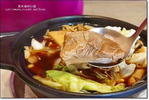 【台中異國料理】薩藍馬來西亞料理(原:新萬利肉骨茶餐廳)。不用出國就可以吃到道地的南洋料理 @飛天璇的口袋