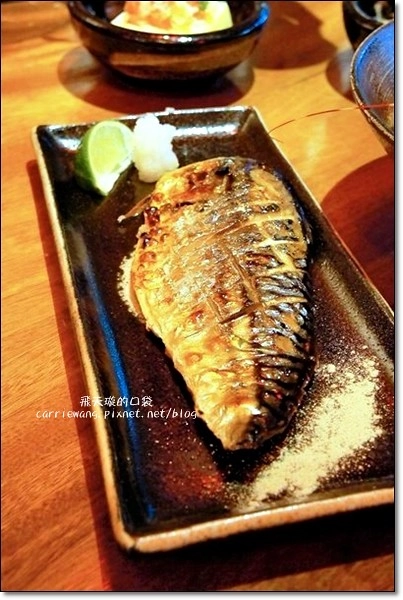 【台中日式餐廳】隱し藏丼飯達人@市政店。丼飯表現不俗,價格也合理 @飛天璇的口袋