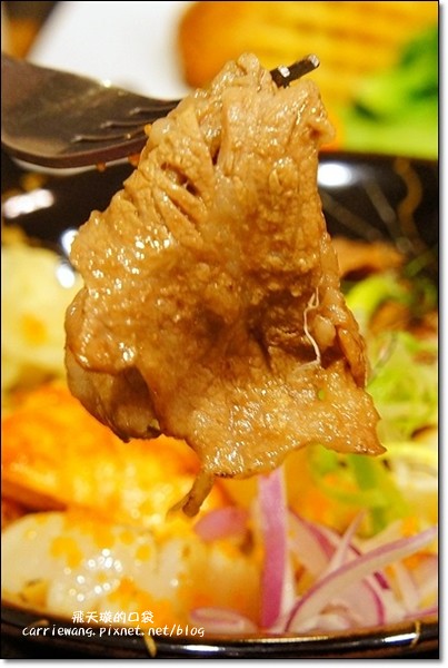 【台中日式餐廳】Huku幸福食尚創作料理。海鮮牛肉丼超澎派,吃了果真會幸福… @飛天璇的口袋