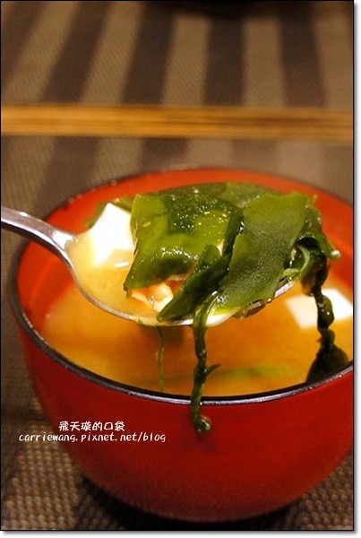 【台中日式餐廳】Huku幸福食尚創作料理。海鮮牛肉丼超澎派,吃了果真會幸福… @飛天璇的口袋