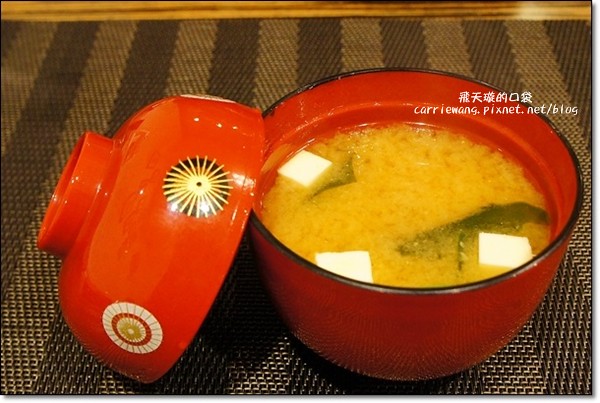 【台中日式餐廳】Huku幸福食尚創作料理。海鮮牛肉丼超澎派,吃了果真會幸福… @飛天璇的口袋