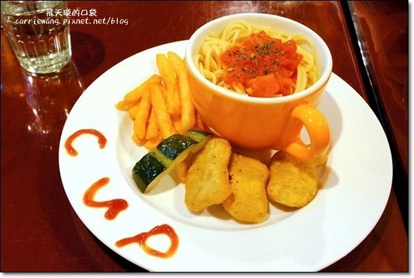 【台中餐廳推薦】杯子田.Cupfoods Farm。創意時尚料理,Fusion風味做法 @飛天璇的口袋