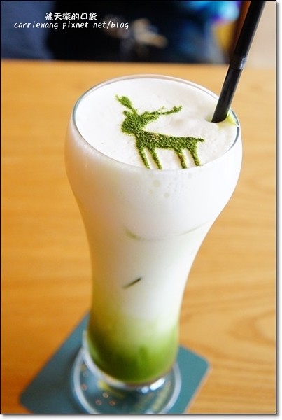 尋鹿咖啡 Caribou Café|麋鹿拉花拿鐵好卡哇伊,澎派鬆餅好吃又吸睛,才剛吃完就開始懷念 @飛天璇的口袋