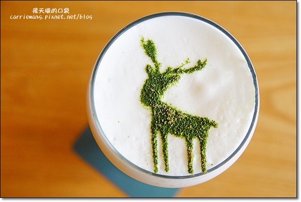 尋鹿咖啡 Caribou Café|麋鹿拉花拿鐵好卡哇伊,澎派鬆餅好吃又吸睛,才剛吃完就開始懷念 @飛天璇的口袋