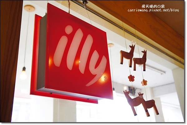 尋鹿咖啡 Caribou Café|麋鹿拉花拿鐵好卡哇伊,澎派鬆餅好吃又吸睛,才剛吃完就開始懷念 @飛天璇的口袋