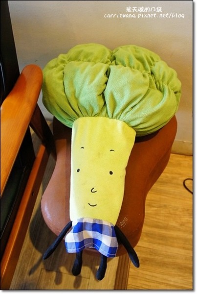 尋鹿咖啡 Caribou Café|麋鹿拉花拿鐵好卡哇伊,澎派鬆餅好吃又吸睛,才剛吃完就開始懷念 @飛天璇的口袋