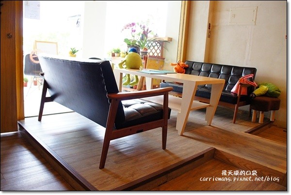 尋鹿咖啡 Caribou Café|麋鹿拉花拿鐵好卡哇伊,澎派鬆餅好吃又吸睛,才剛吃完就開始懷念 @飛天璇的口袋