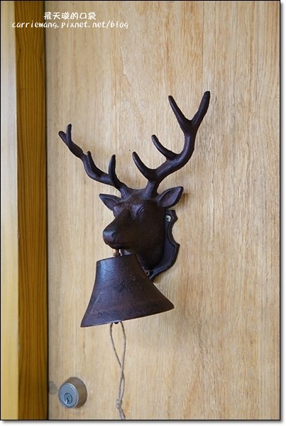 尋鹿咖啡 Caribou Café|麋鹿拉花拿鐵好卡哇伊,澎派鬆餅好吃又吸睛,才剛吃完就開始懷念 @飛天璇的口袋