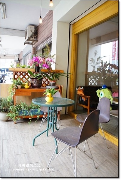 尋鹿咖啡 Caribou Café|麋鹿拉花拿鐵好卡哇伊,澎派鬆餅好吃又吸睛,才剛吃完就開始懷念 @飛天璇的口袋