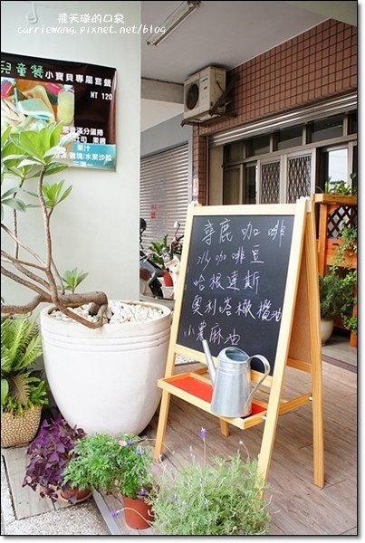 尋鹿咖啡 Caribou Café|麋鹿拉花拿鐵好卡哇伊,澎派鬆餅好吃又吸睛,才剛吃完就開始懷念 @飛天璇的口袋
