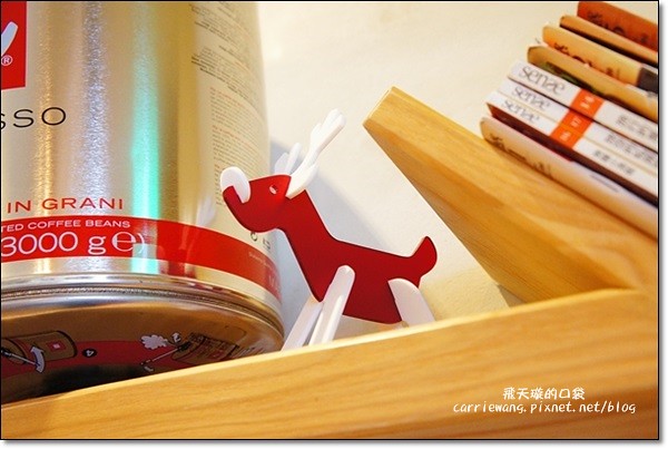 尋鹿咖啡 Caribou Café|麋鹿拉花拿鐵好卡哇伊,澎派鬆餅好吃又吸睛,才剛吃完就開始懷念 @飛天璇的口袋