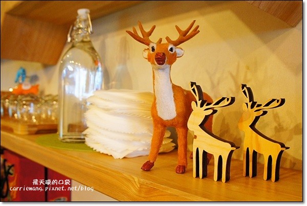 尋鹿咖啡 Caribou Café|麋鹿拉花拿鐵好卡哇伊,澎派鬆餅好吃又吸睛,才剛吃完就開始懷念 @飛天璇的口袋