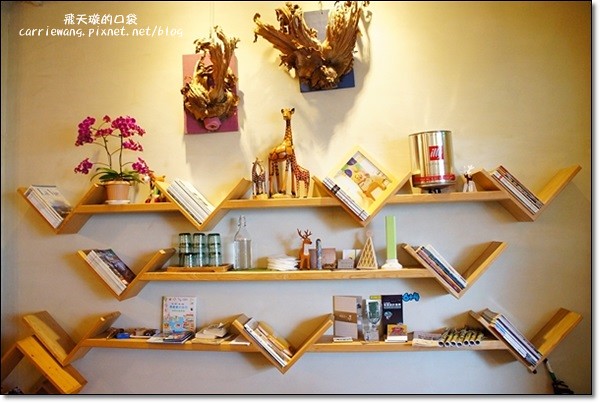 尋鹿咖啡 Caribou Café|麋鹿拉花拿鐵好卡哇伊,澎派鬆餅好吃又吸睛,才剛吃完就開始懷念 @飛天璇的口袋