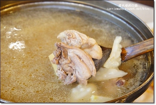 【台中合菜餐廳】烏日霖記甕缸雞。桌菜好吃又超值,甕缸雞鮮嫰又多汁 @飛天璇的口袋