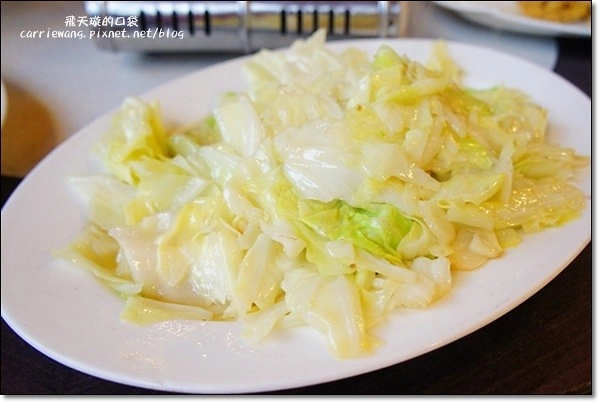 【台中合菜餐廳】烏日霖記甕缸雞。桌菜好吃又超值,甕缸雞鮮嫰又多汁 @飛天璇的口袋