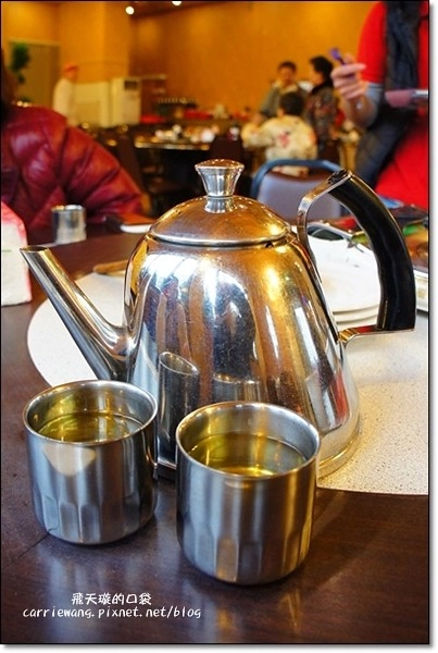 【台中合菜餐廳】烏日霖記甕缸雞。桌菜好吃又超值,甕缸雞鮮嫰又多汁 @飛天璇的口袋