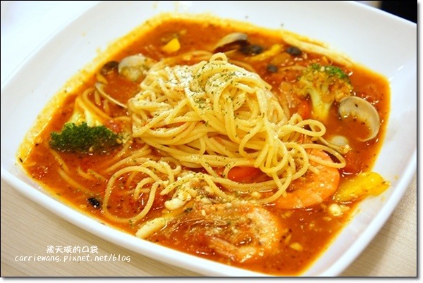 【台中義大利麵】小慢慢義大利麵。中興大學商圈平價、CP值很高的餐廳推薦 @飛天璇的口袋