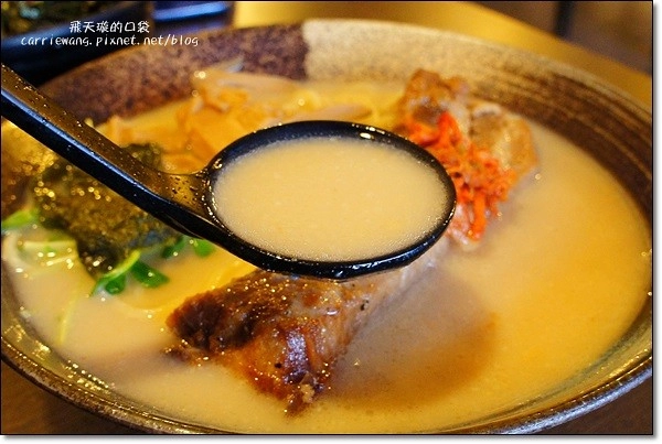 【台中拉麵推薦】赤坂拉麵。日本電視冠軍拉麵,肋排真是太威了,口味還可以客製化 @飛天璇的口袋