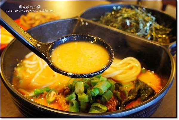 【台中拉麵推薦】赤坂拉麵。日本電視冠軍拉麵,肋排真是太威了,口味還可以客製化 @飛天璇的口袋