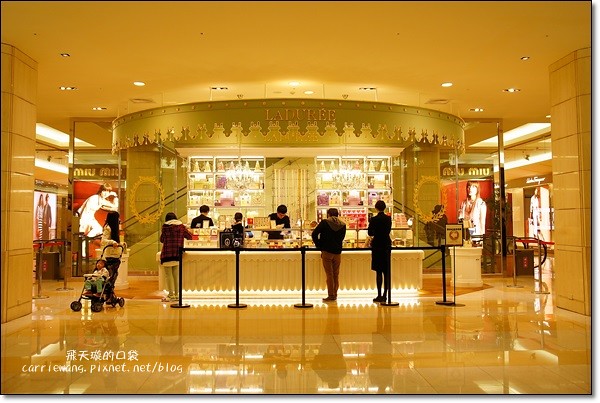 【台中下午茶】PAUL法式烘培.保羅麵包沙龍。正宗法式甜點店,草莓1001頁千層派好吃@台中新光三越2F @飛天璇的口袋