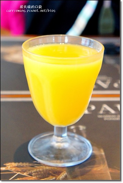 【台中下午茶】PAUL法式烘培.保羅麵包沙龍。正宗法式甜點店,草莓1001頁千層派好吃@台中新光三越2F @飛天璇的口袋