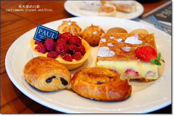 【台中下午茶】PAUL法式烘培.保羅麵包沙龍。正宗法式甜點店,草莓1001頁千層派好吃@台中新光三越2F @飛天璇的口袋