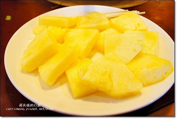 【台中火鍋餐廳】十八梯麻辣鍋。不麻不辣的麻辣火鍋,聽說羅非魚鍋是最推薦的? @飛天璇的口袋