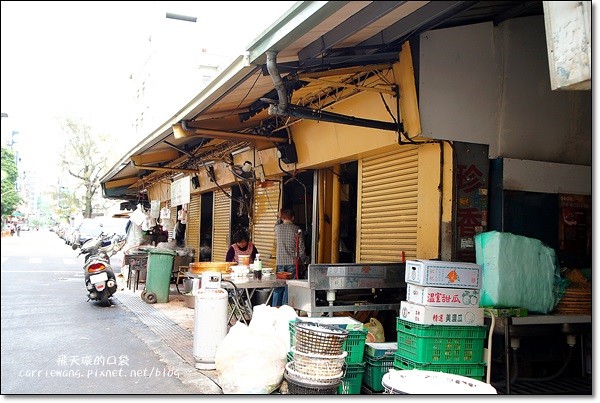 【台中第五市場】必吃小吃美食推薦導覽。味香湯圓之家+陳記蚵仔麵線+太空紅茶冰+阿義紅茶冰+鹿港嘉慶麵線糊+游記潤餅+樂群街蚵仔粥+樂群街冷凍芋 @飛天璇的口袋